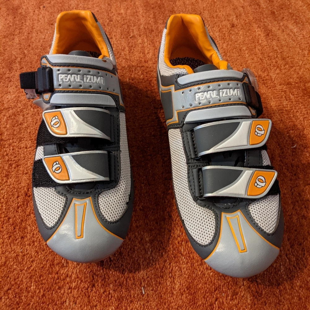 pelaton spin shoes sz 6